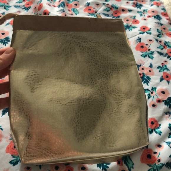 Gold makeup bag - Picture 2 of 3
